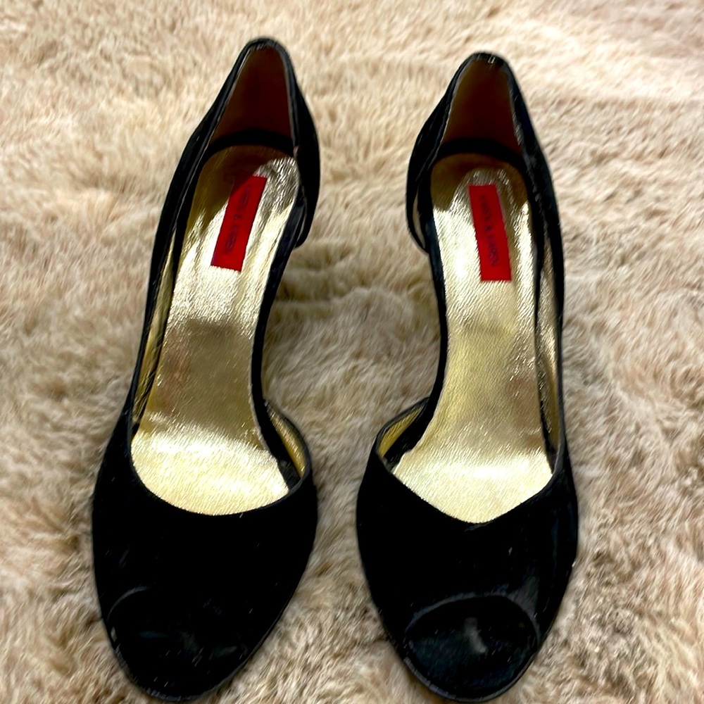 Karen & Karen leather black heels.